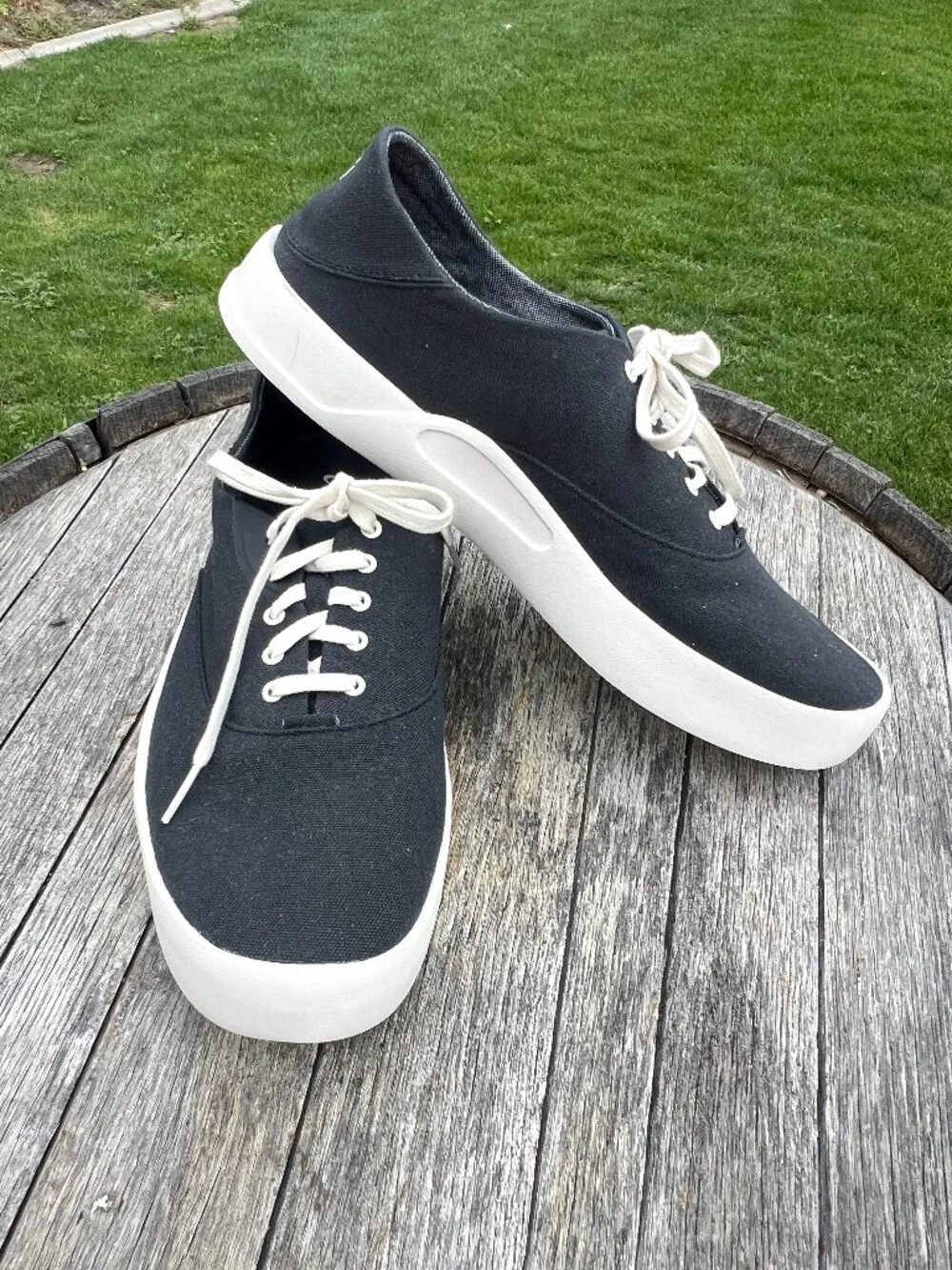NWOT Olukai Tradewind - Navy Mens Sneakers - Size 11